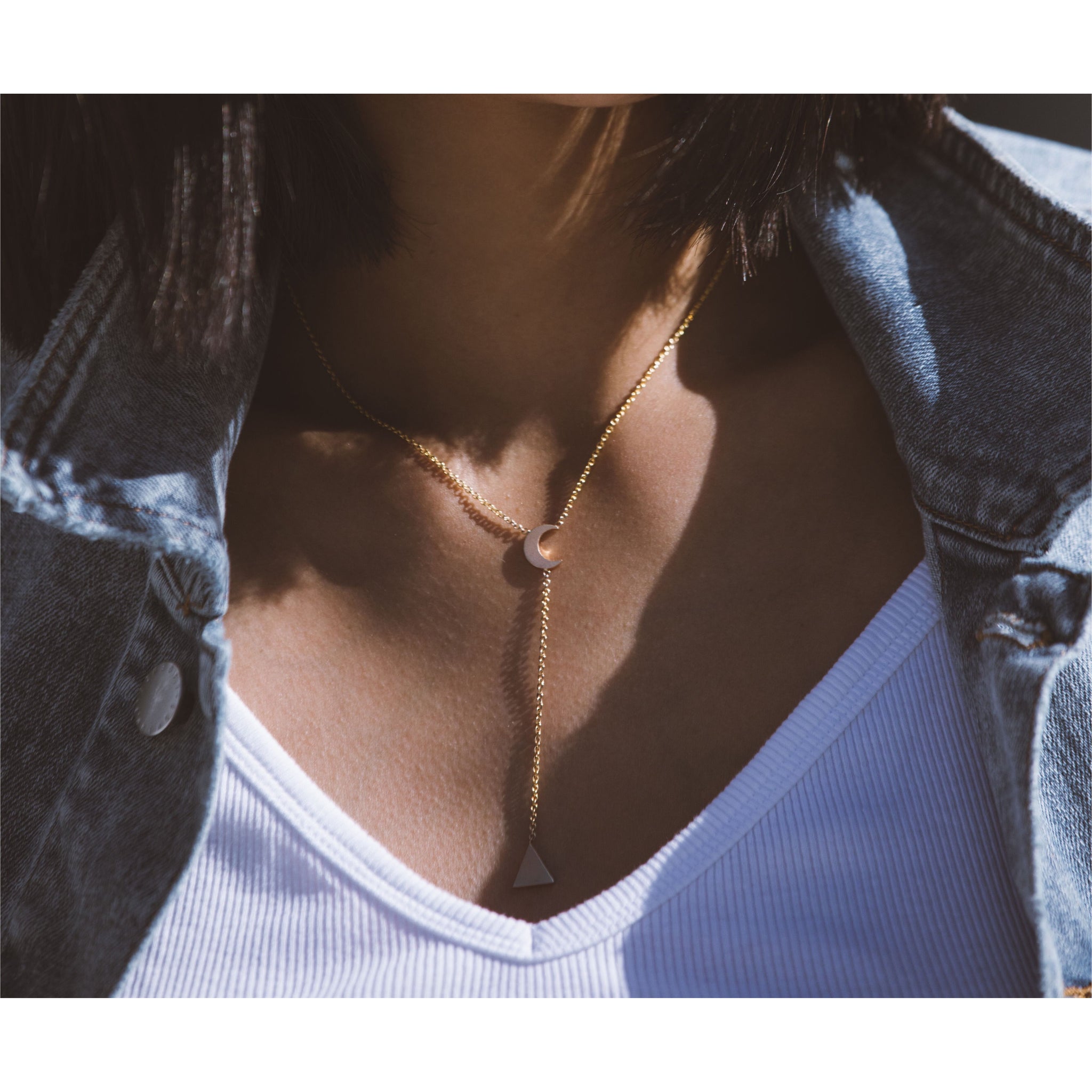 Artemis pendant deals